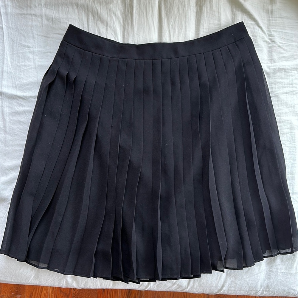 Loft black pleated skirt